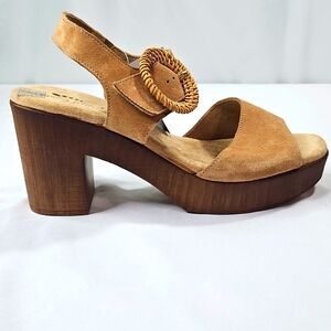 SPRING STEP Womens Gamona Sand Tan Suede Sandals Size 40 NWT